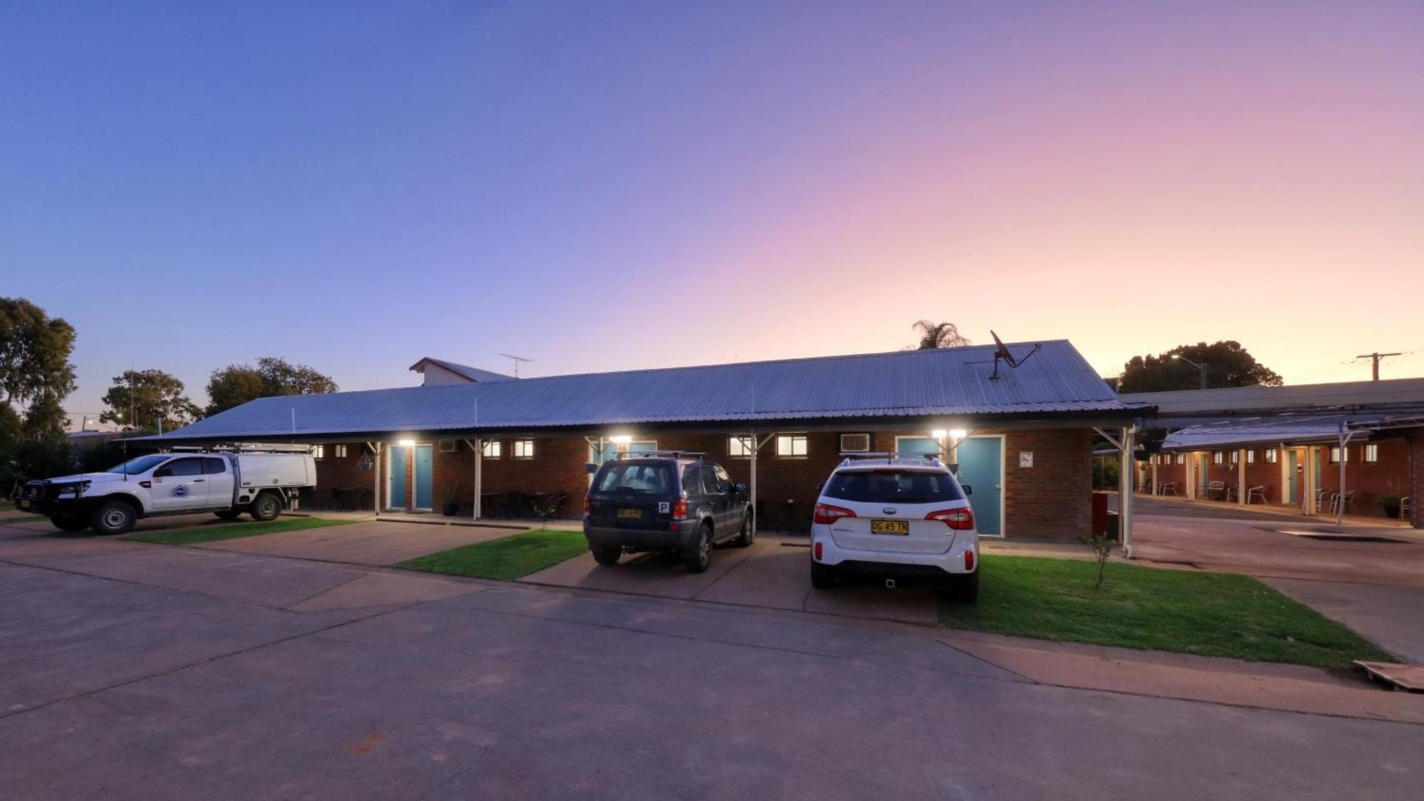 The Major Mitchell Motel Bourke Exterior photo