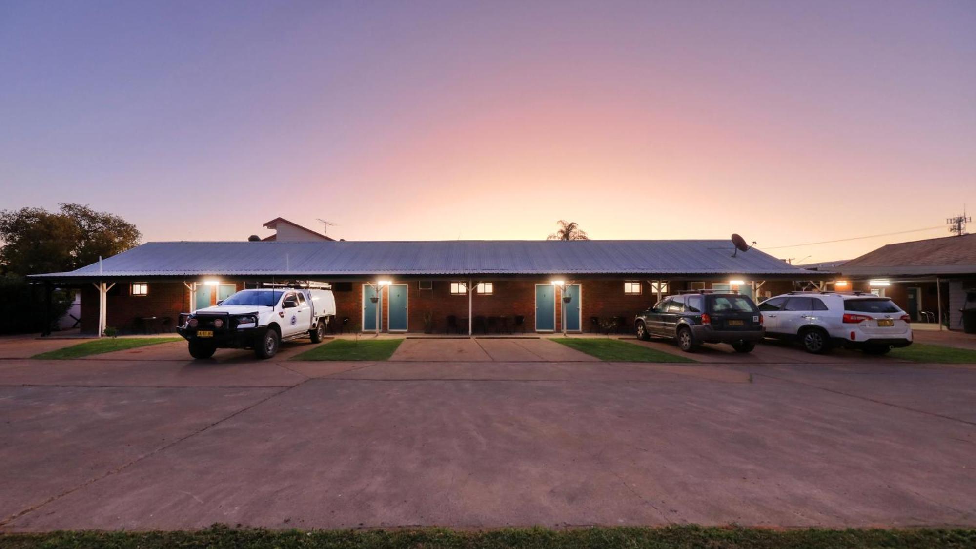 The Major Mitchell Motel Bourke Exterior photo