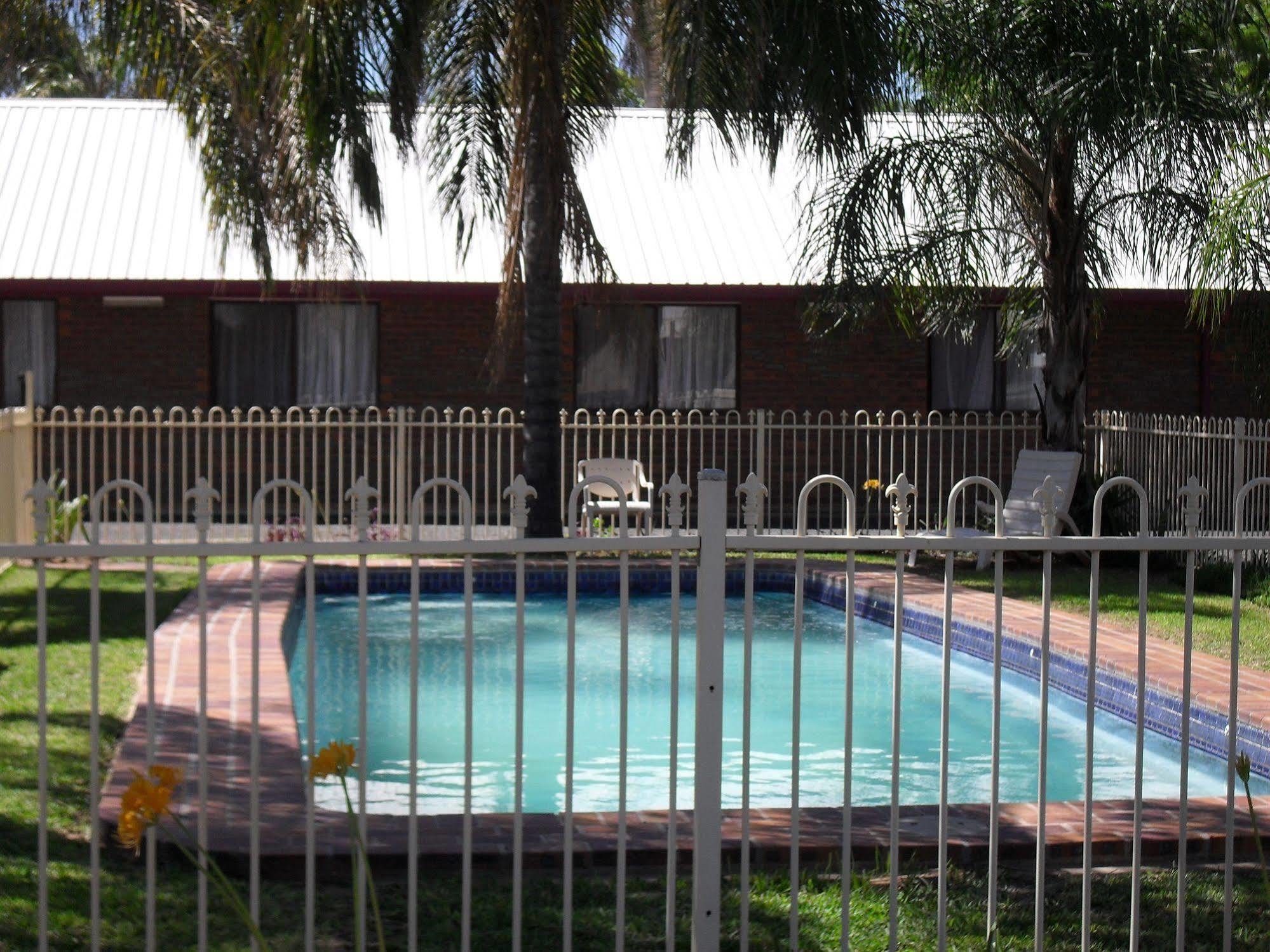 The Major Mitchell Motel Bourke Exterior photo